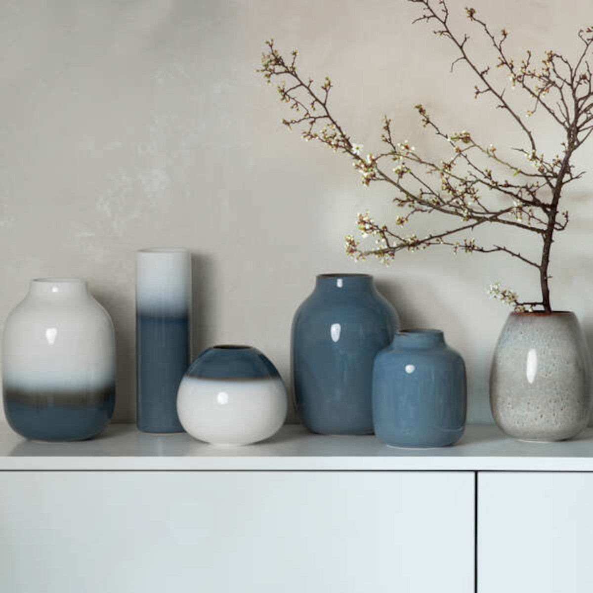 Villeroy & Boch Lave Home Vase Nek bleu uni kl. 12,7x12,7x15,3 cm Lifestyle 3