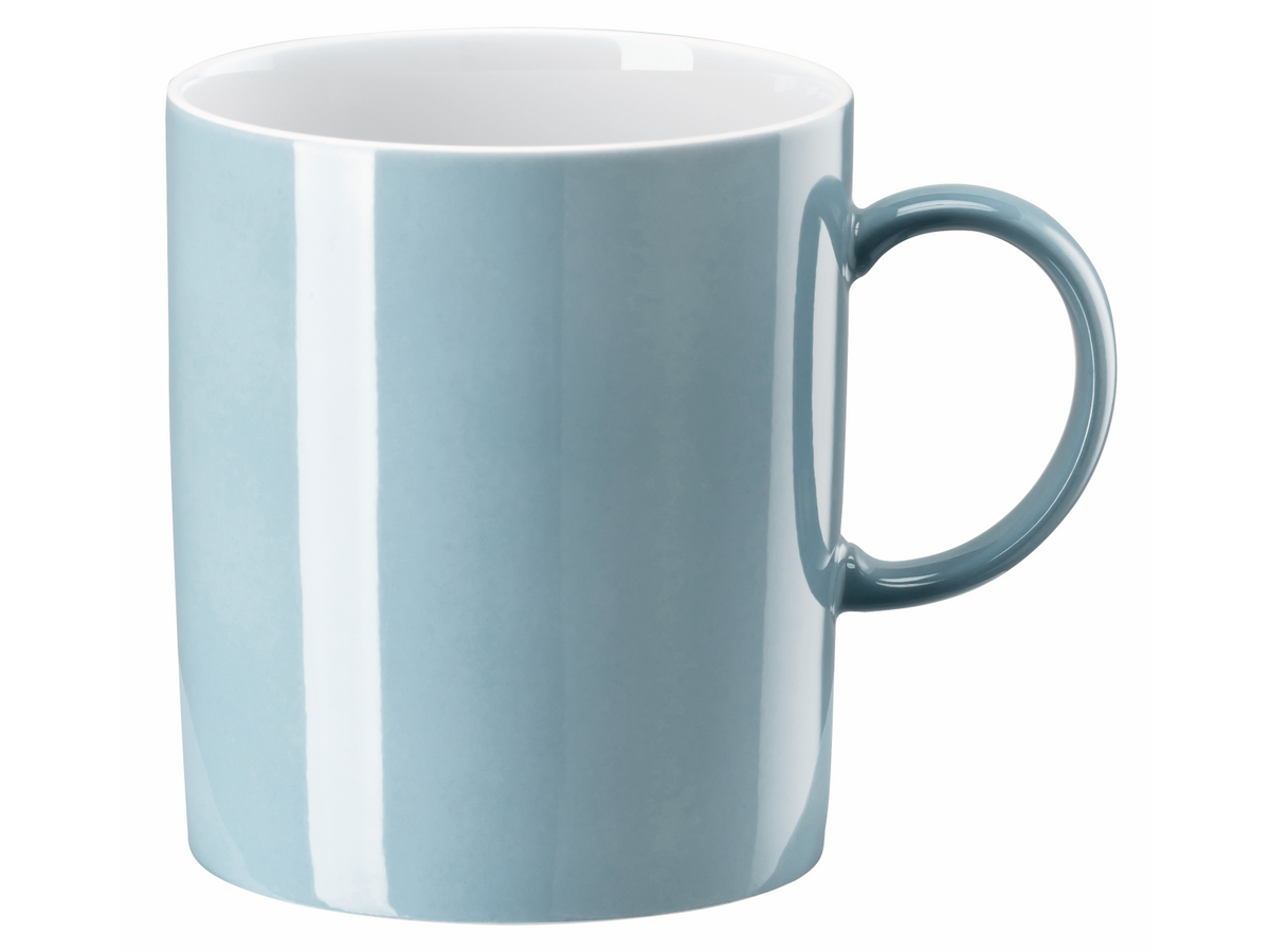 Thomas Becher mit Henkel Sunny Day Soft Blue Freisteller 1
