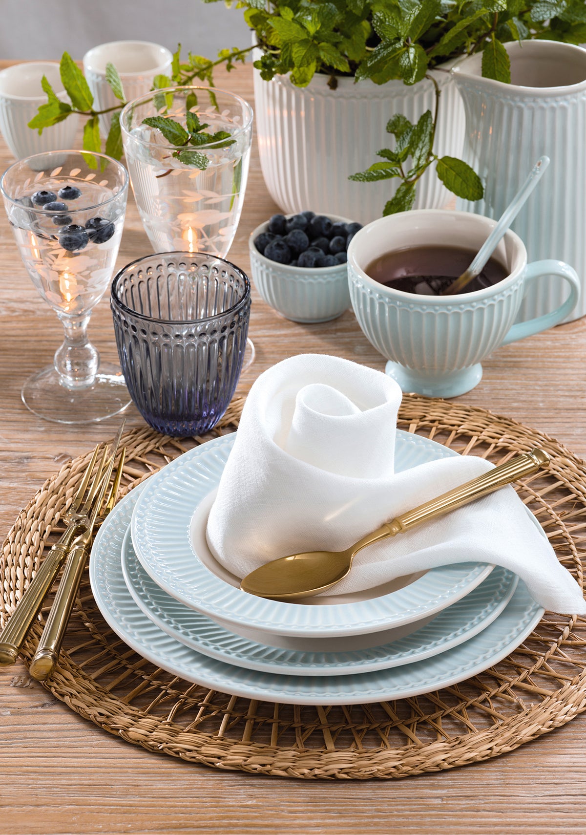Greengate Alice Brotteller pale blue 17,5 cm Set6 Lifestyle3
