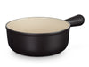 Le Creuset Caquelon Tradition schwarz matt 20cm Freisteller 2