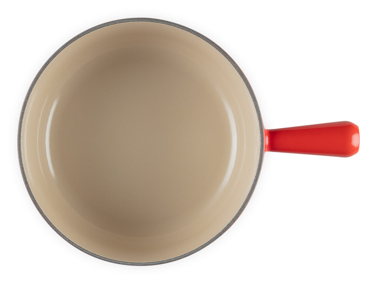 Le Creuset Caquelon Tradition kirschrot 24cm Freisteller 2