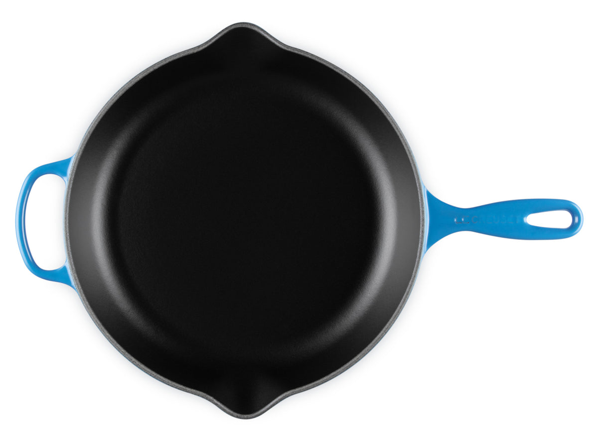 Le Creuset Brat- und Servierpfanne Signature rund azure 30cm Freisteller 4