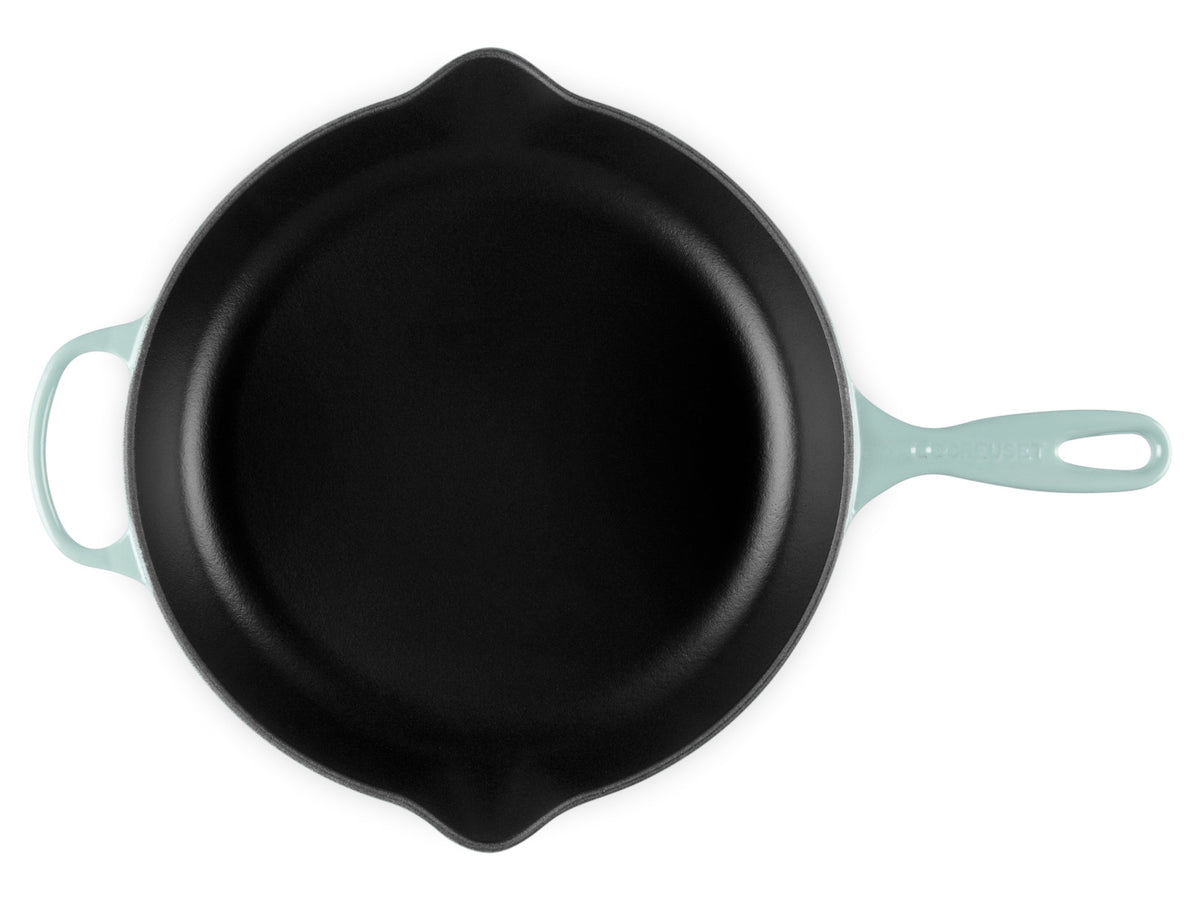 Le Creuset Brat- und Servierpfanne Signature rund sea salt 30cm Freisteller 4