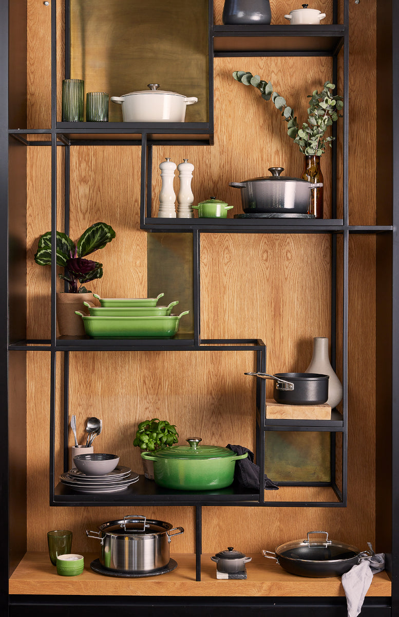 Le Creuset Bräter Signatur oval bamboo green 25,7cm Lifestyle 2