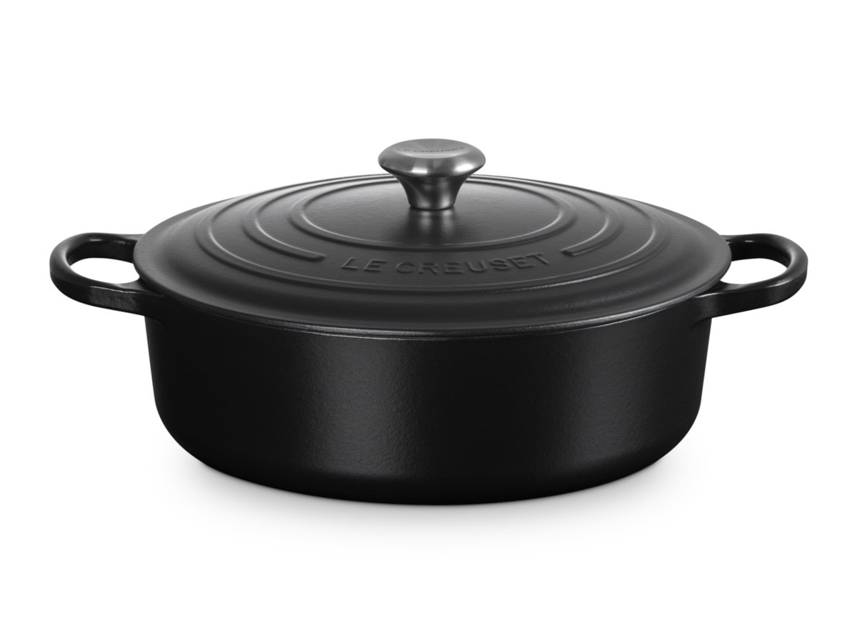 Le Creuset Gourmet-Bräter Signature rund schwarz matt 30cm Freisteller 2