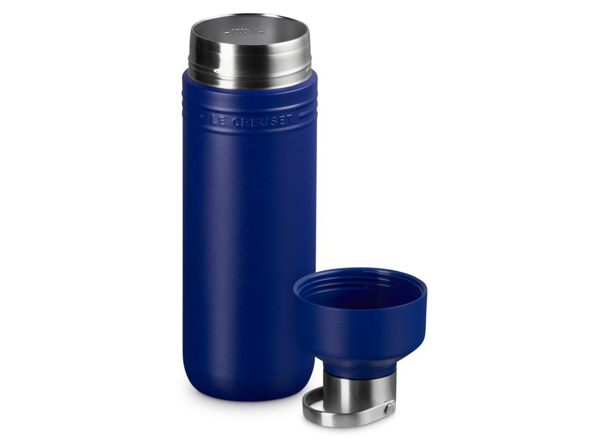 Le Creuset On The Go Trinkflasche azure 1l Freisteller 4