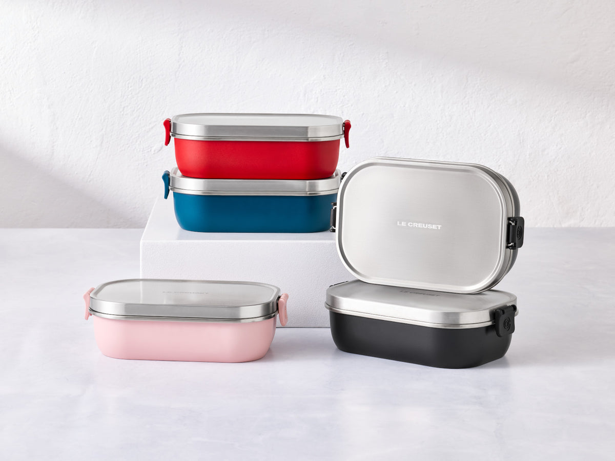 Le Creuset On The Go Lunchbox schwarz matt 900ml Lifestyle 2