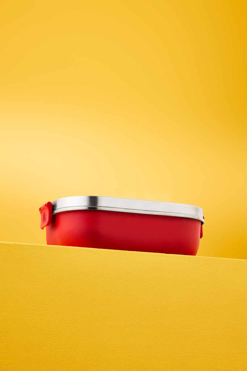 Le Creuset On The Go Lunchbox kirschrot 900ml Lifestyle 4