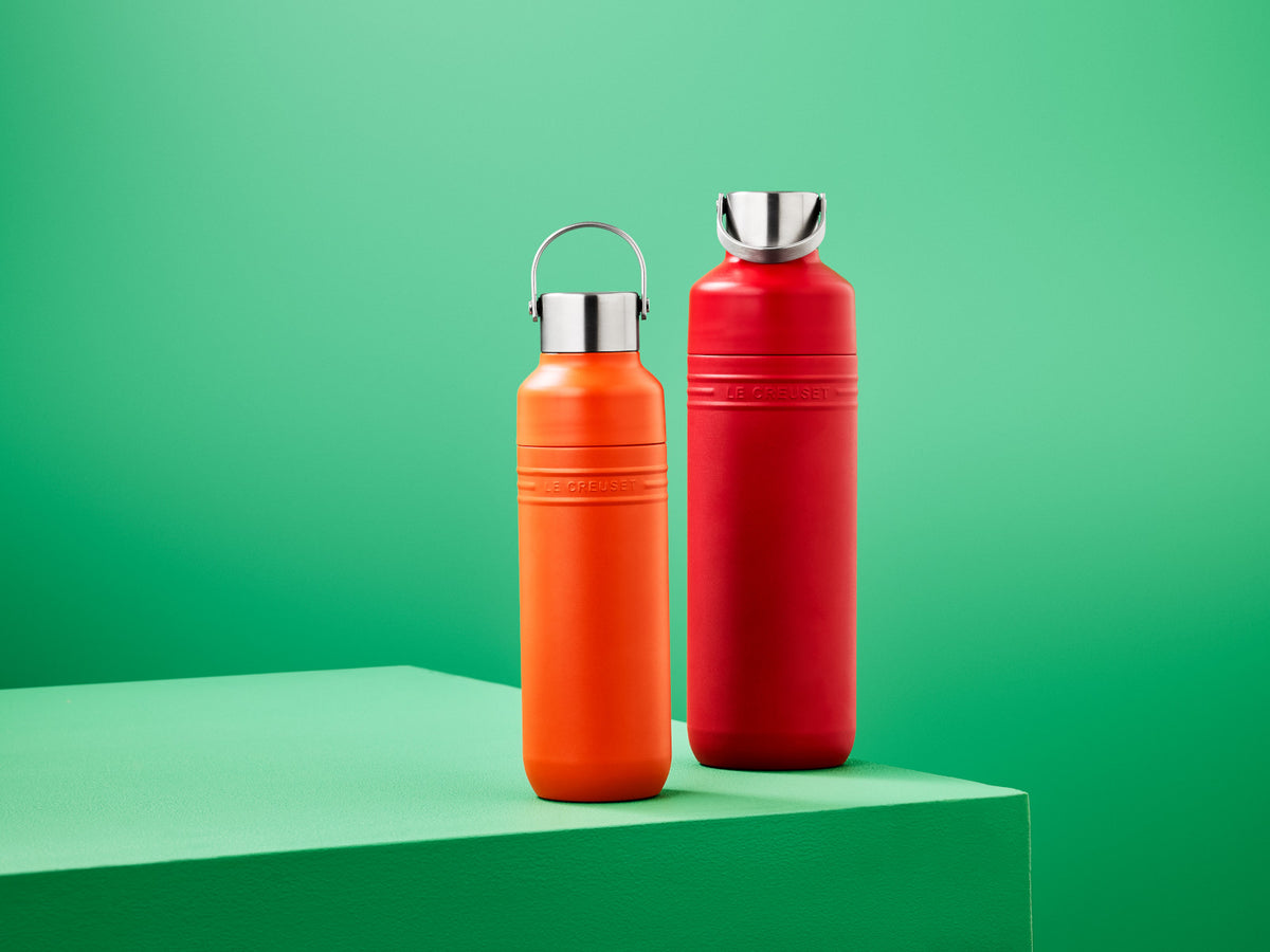 Le Creuset On The Go Trinkflasche kirschrot 1l Lifestyle 3