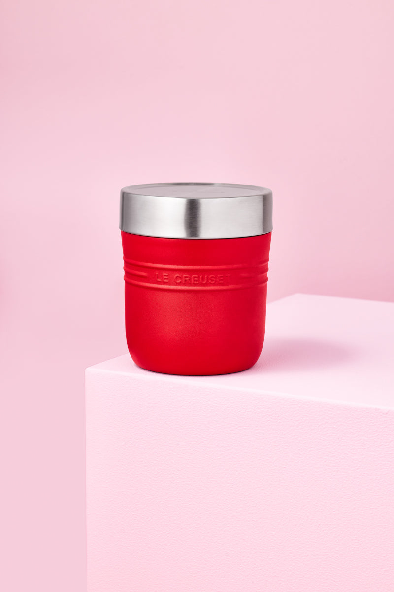 Le Creuset On The Go Thermobehälter kirschrot 500ml Lifestyle 4