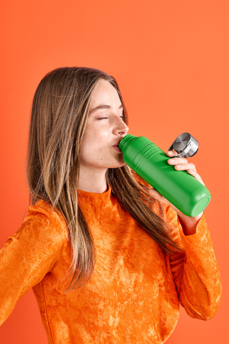 Le Creuset On The Go Trinkflasche bamboo green 1l Lifestyle 8