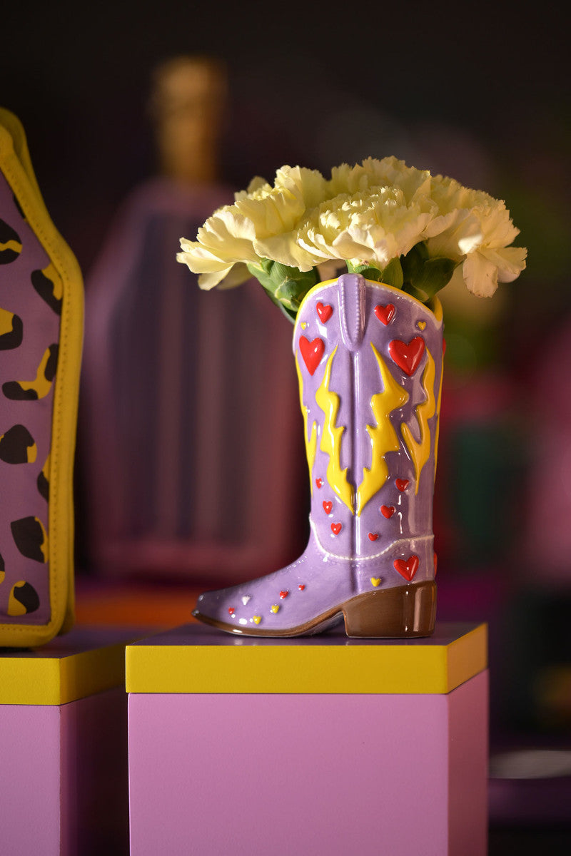 Giftcompany Mignon Vase Cowboystiefel lila 15cm Lifestyle 1