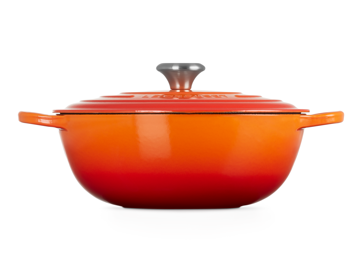 Le Creuset Bräter La Marmite Signature rund ofenrot 28cm Freisteller 1