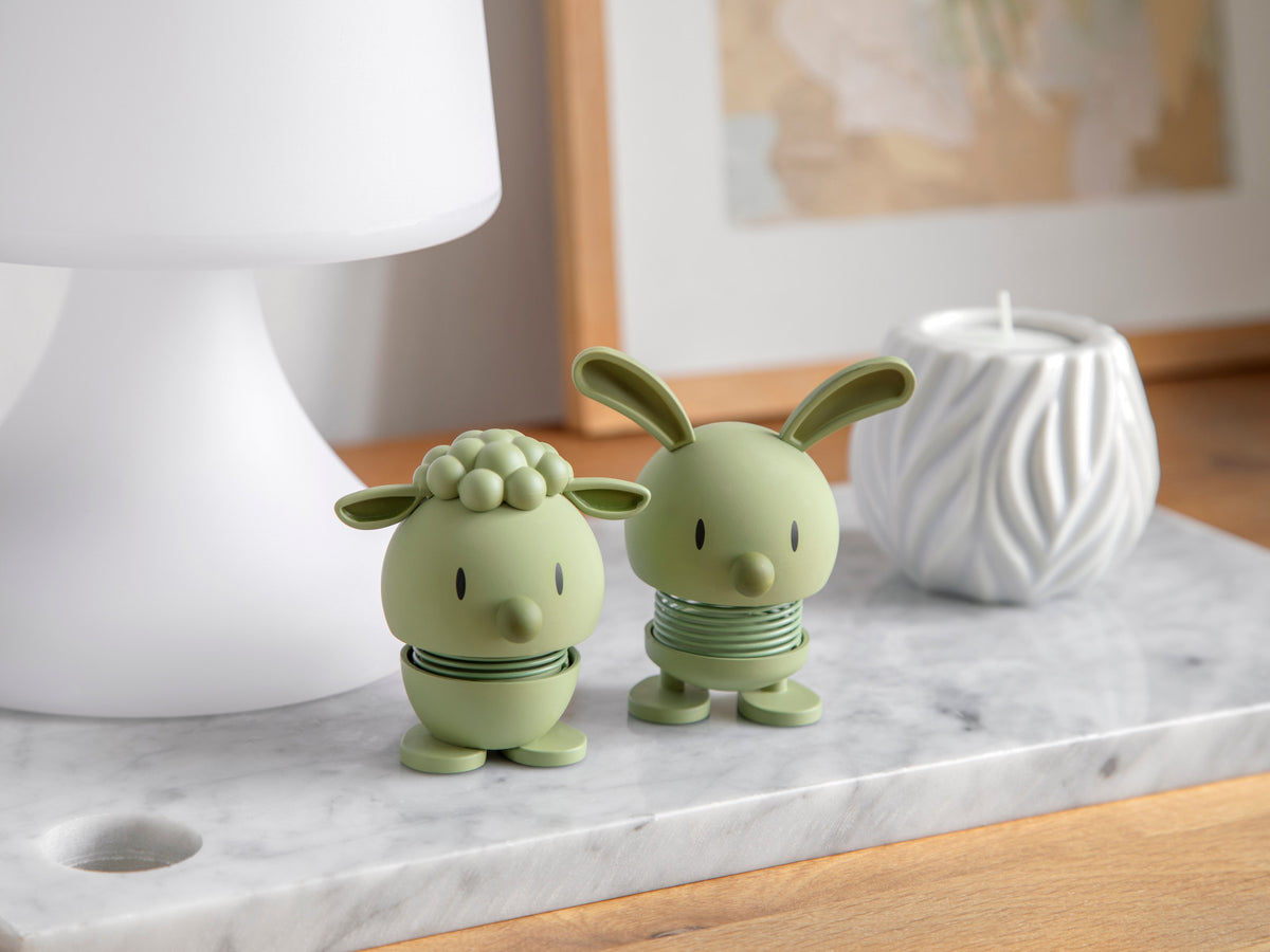Hoptimist Soft Bunny S Olive 6,8cm Lifestyle 3