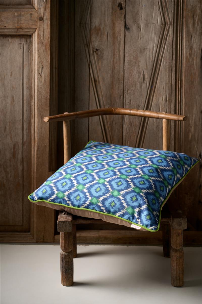 PIP STUDIO Zazu Kissen blau 53x53cm (1 Stück) Lifestyle 3