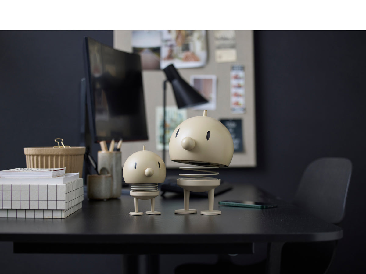 Hoptimist Speaker XL Soft Latte 23cm Lifestyle 3