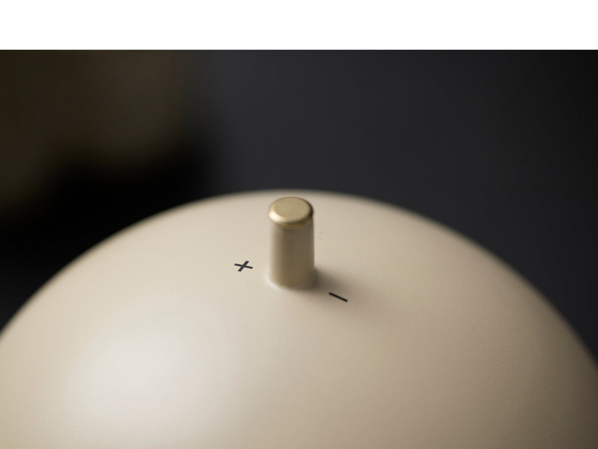 Hoptimist Speaker L Soft White 15cm Lifestyle 1