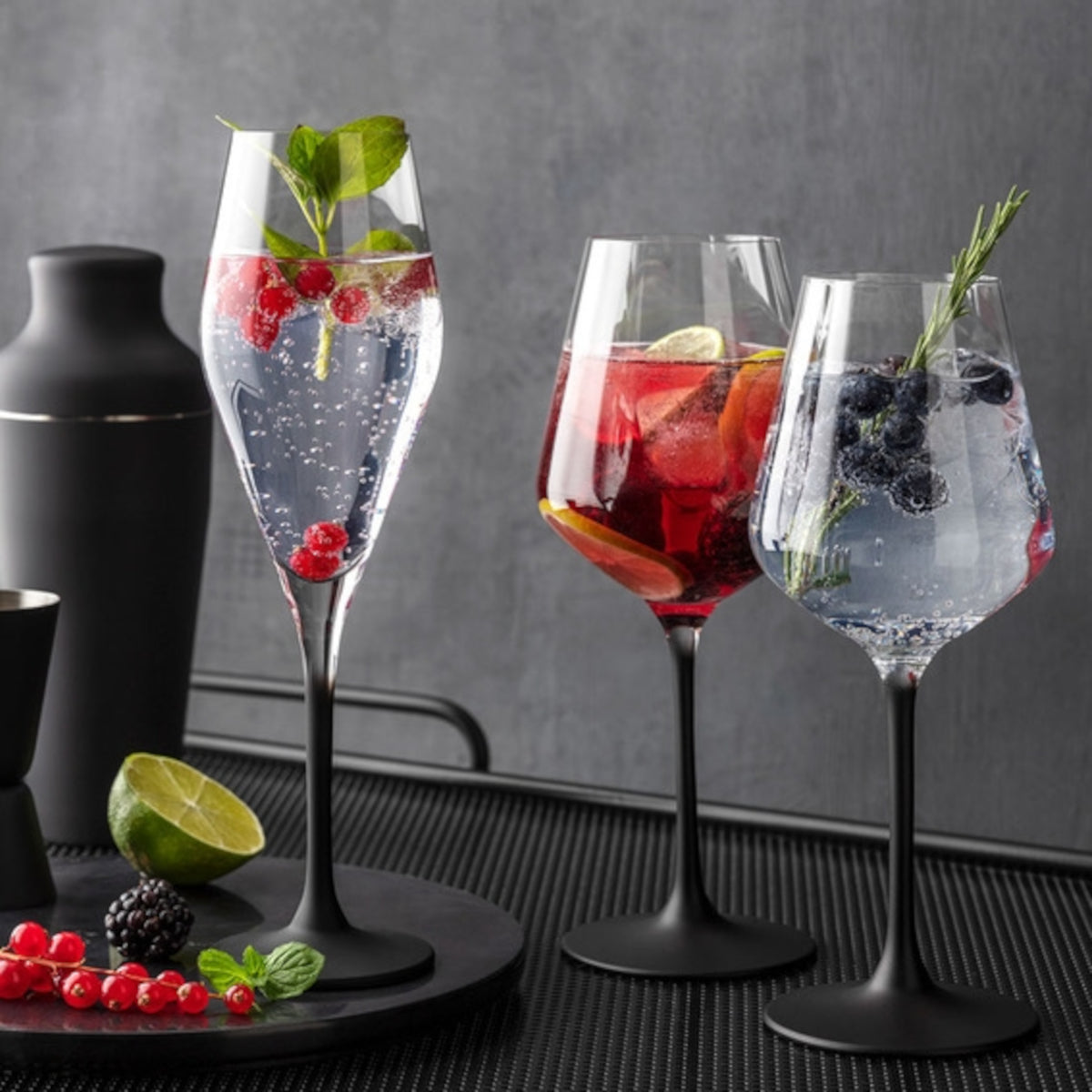 Villeroy & Boch Manufacture Rock Rotweinkelch-Set 4tlg. Lifestyle 2