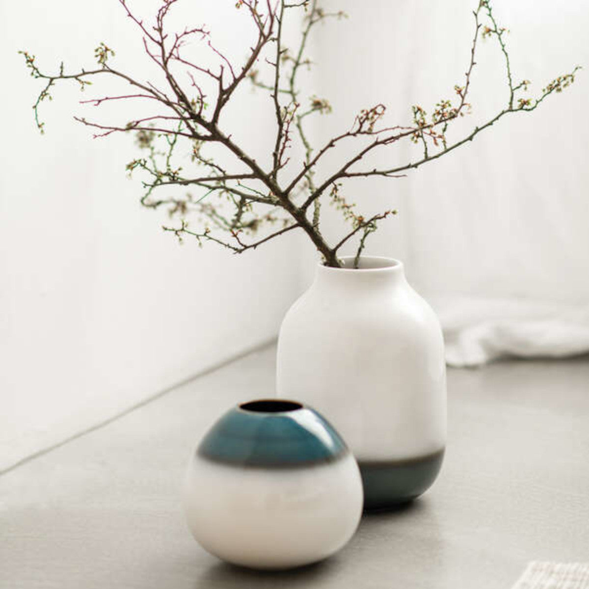 Villeroy & Boch Lave Home Vase Nek bleu groß 15,5 x 15,5 x 22cm Lifestyle 2
