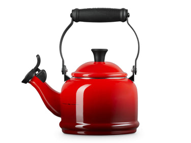 Le Creuset Wasserkessel Demi kirschrot 1,1l Freisteller 1