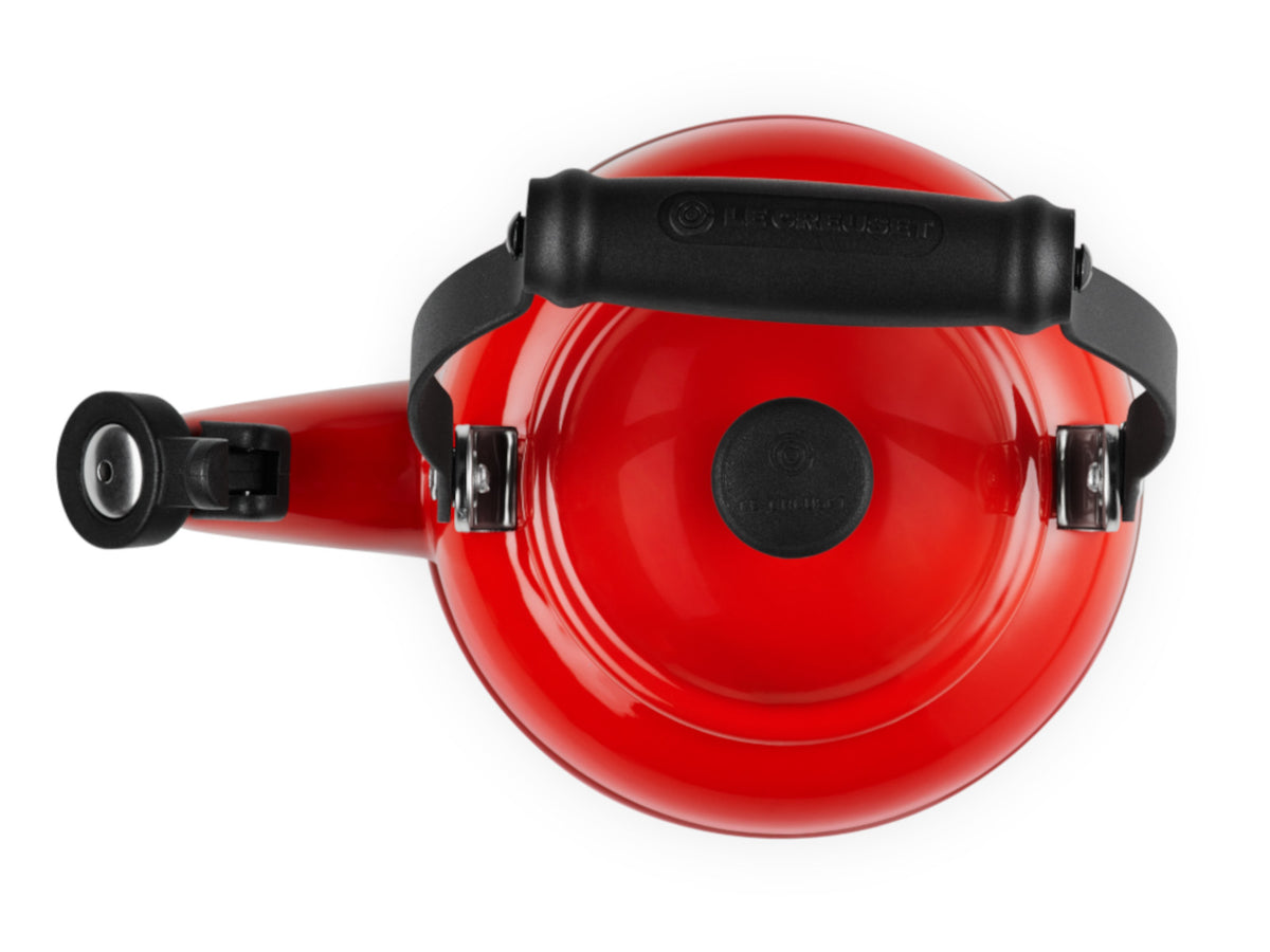 Le Creuset Wasserkessel Demi kirschrot 1,1l Freisteller 4