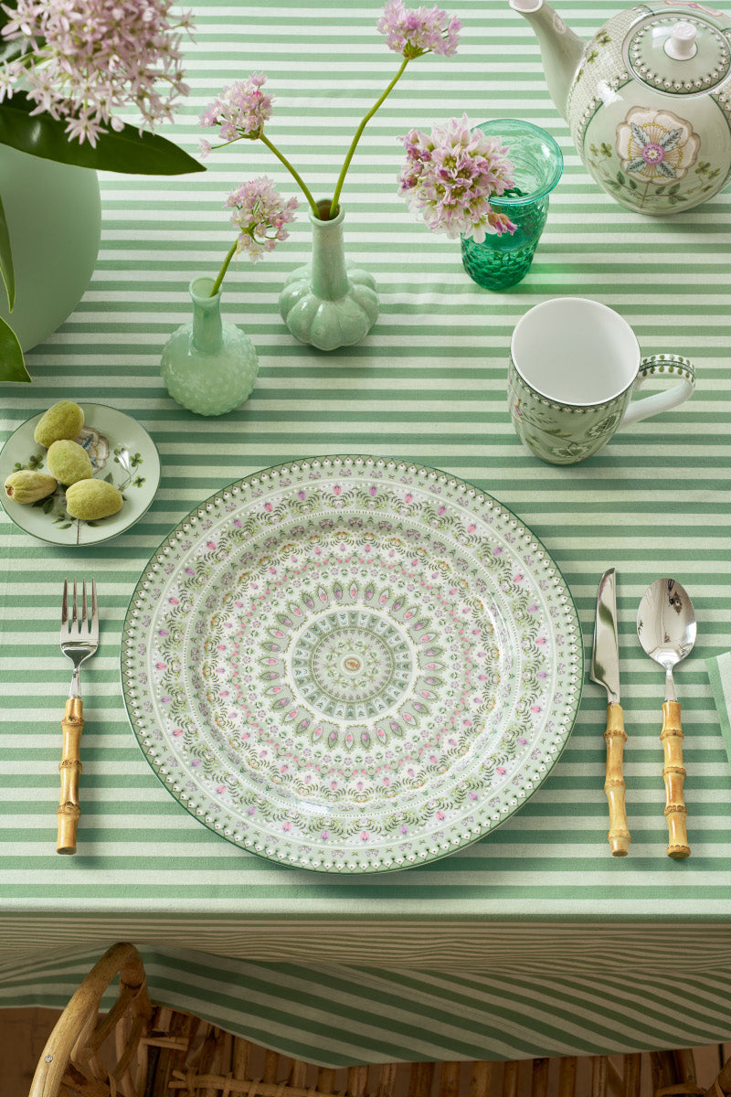 PIP STUDIO Lily&Lotus Moon Delight Light Green Platzteller 32cm Lifestyle 1