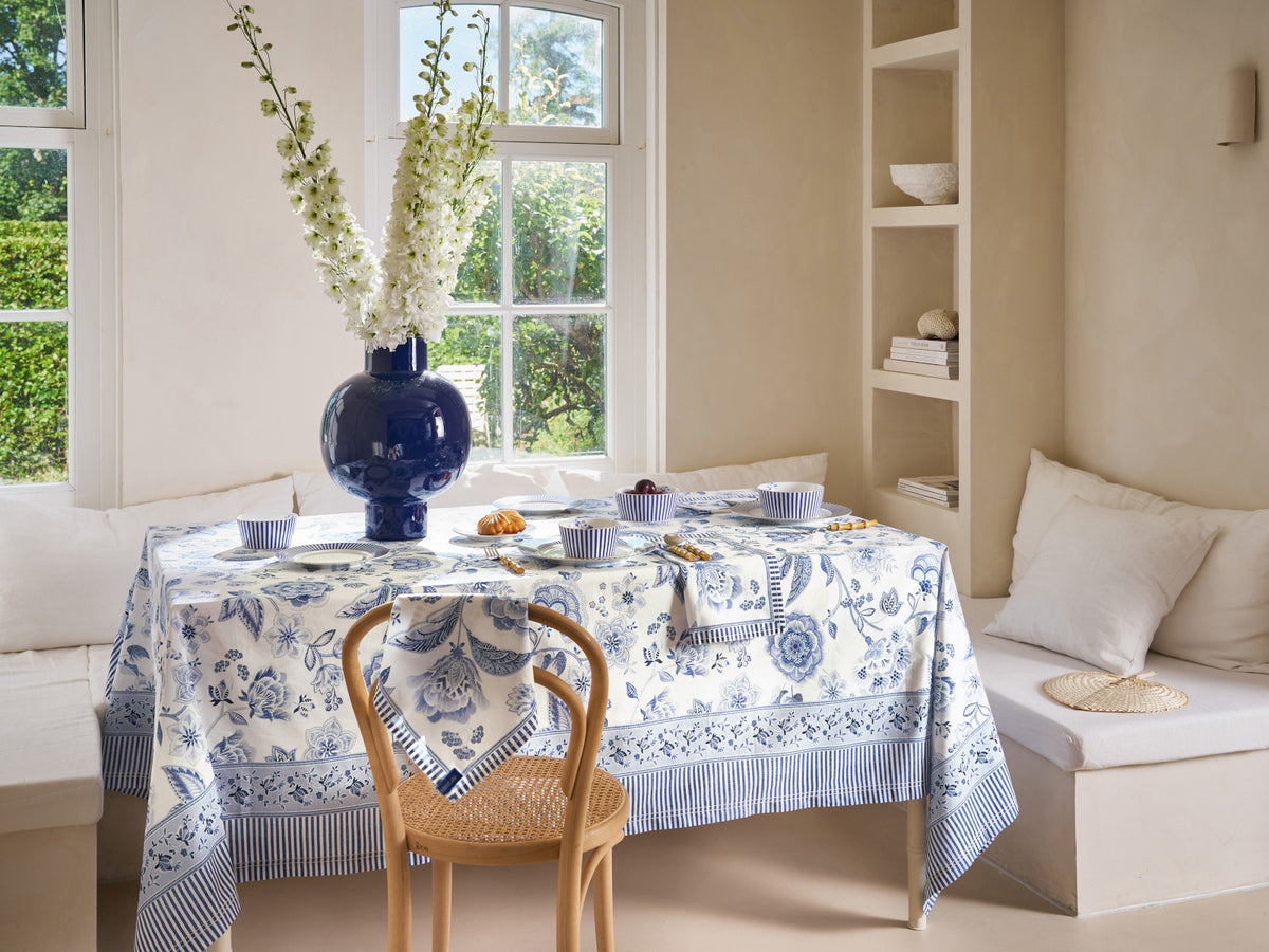 PIP STUDIO Royal Regal Flower Blue Servietten 40x40cm Set4 Lifestyle 3