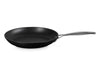 Le Creuset Aluminium-Antihaft Pfanne flach 28cm Freisteller 2
