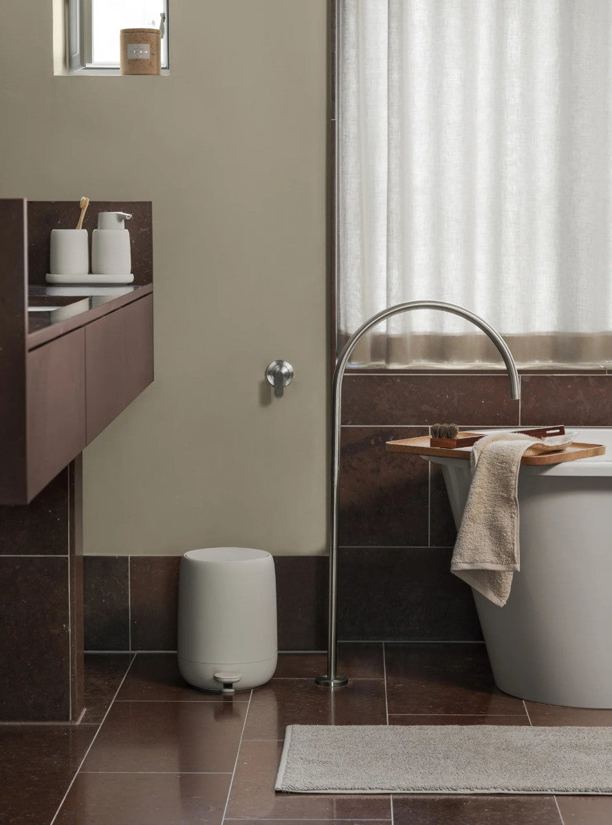 Blomus KAAVU Badematte satellite 50x80cm Lifestyle 1
