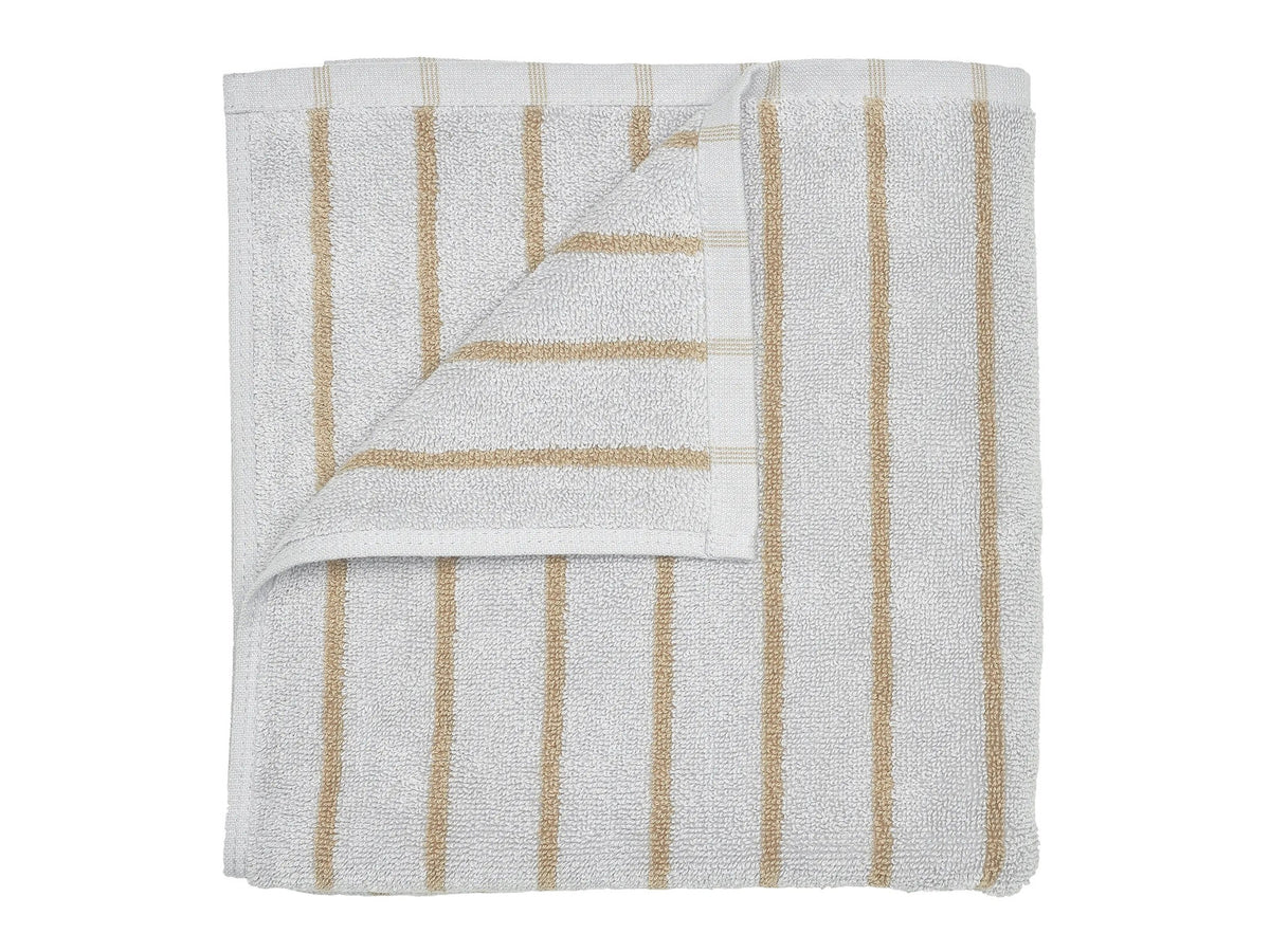 Blomus ARTO Badetuch micro chip/tan thin stripe 70x140cm Freisteller 2