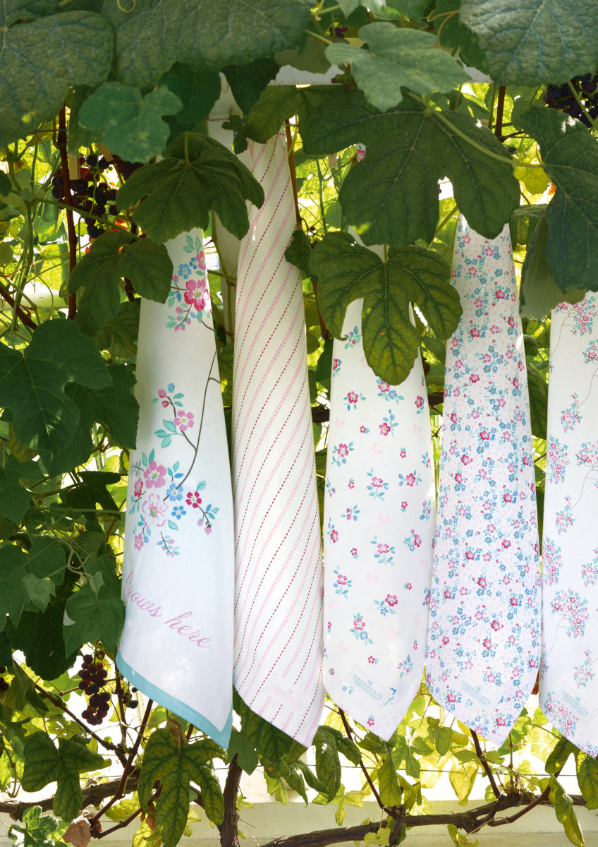 Greengate Desdemona Geschirrtuch white 70x50cm Lifestyle 2