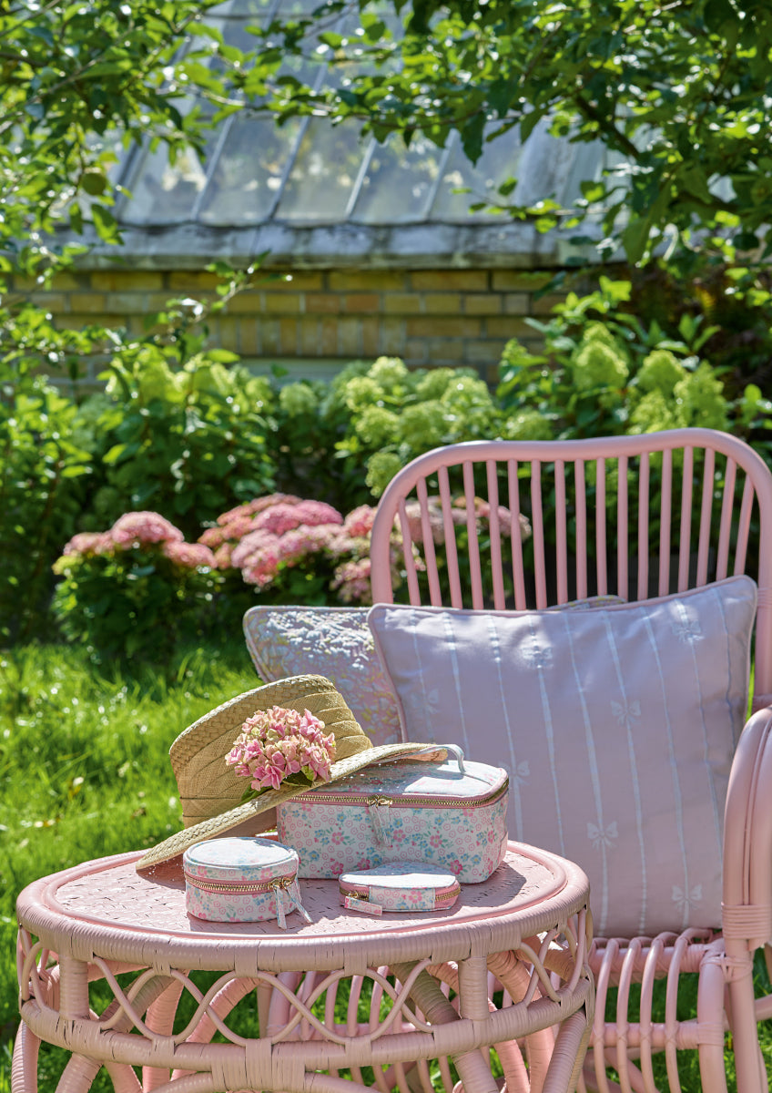 Greengate Desdemona Tischläufer white 140x45cm Lifestyle 5