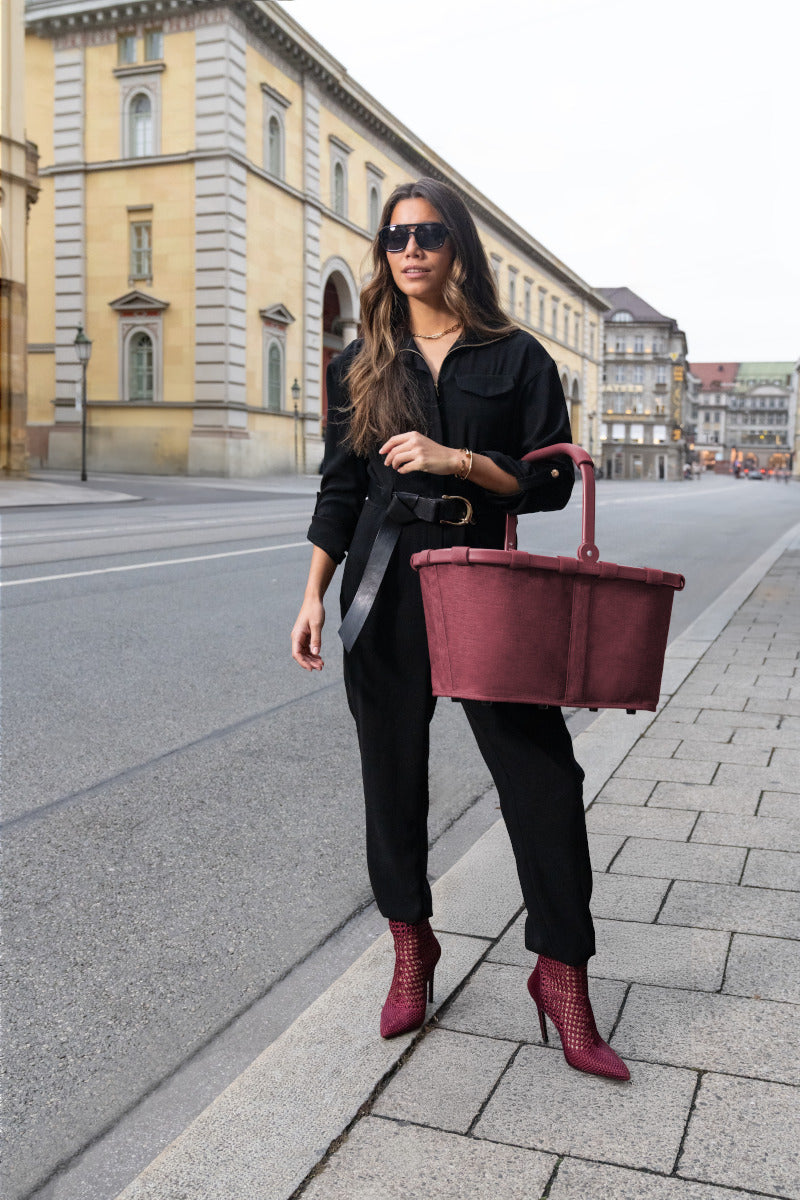 reisenthel carrybag twist maroon Lifestyle 2