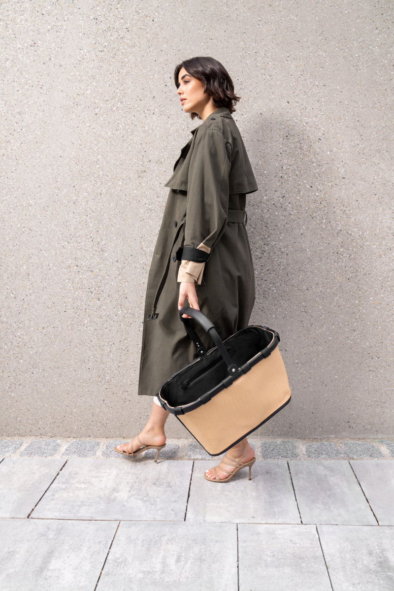 reisenthel carrybag frame raffia black Lifestyle 1
