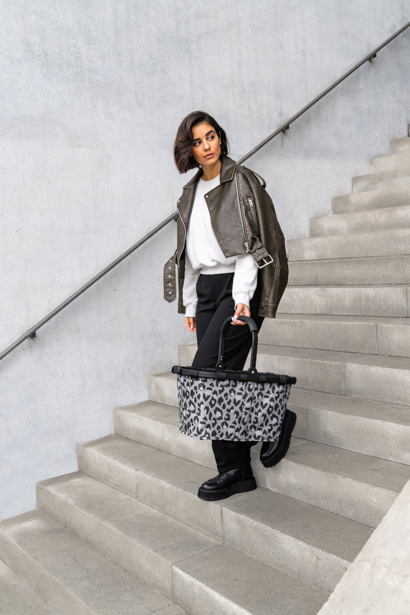 reisenthel carrybag frame leo nero Lifestyle 11