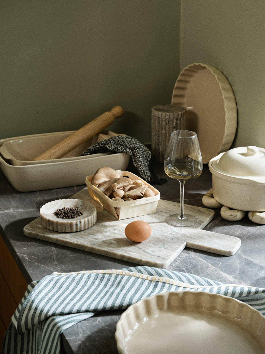 Broste Copenhagen Vig Ofenfestes Geschirr 40cm Lifestyle