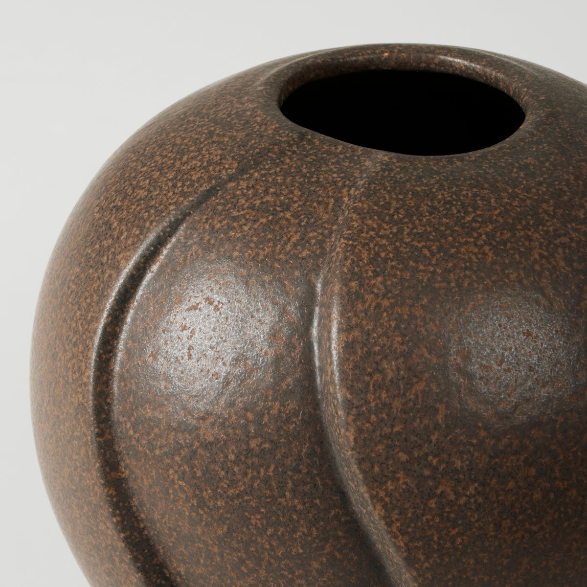 Broste Copenhagen Leda Vase antique brown 25x25cm Lifestyle