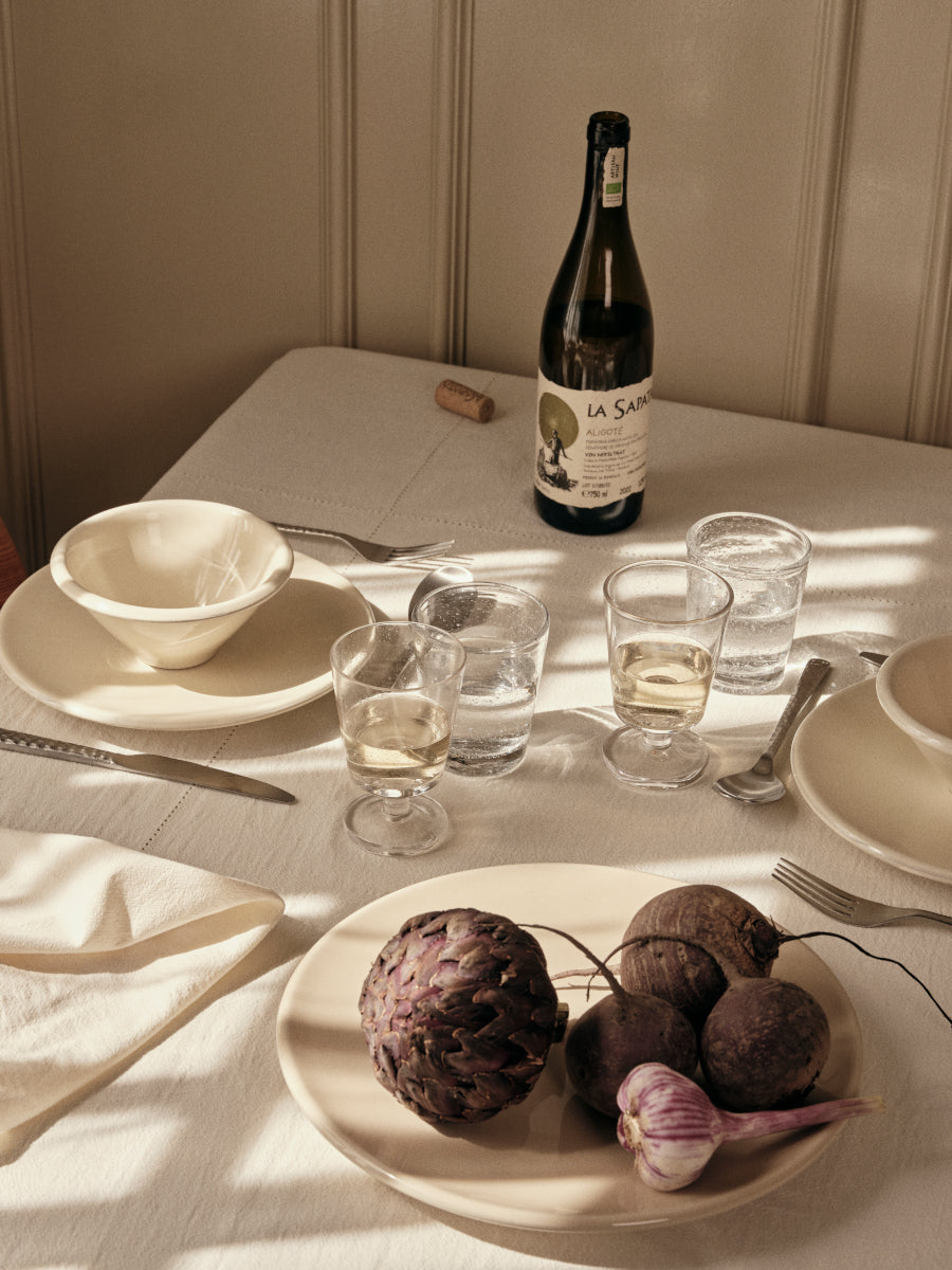Broste Copenhagen Hammered Champagnerglas klar 0,2l 4er Set Lifestyle 1