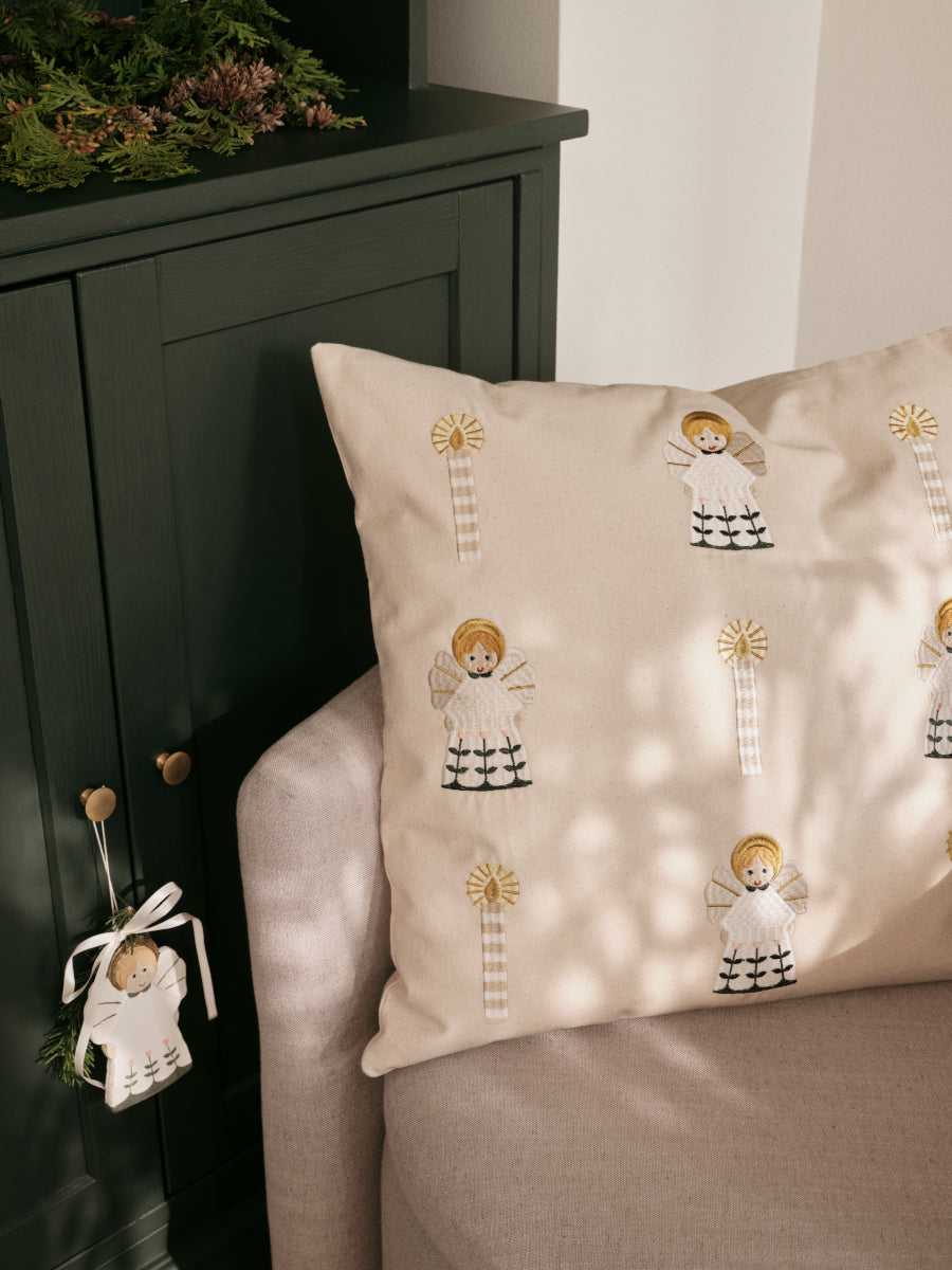 Broste Copenhagen Fairy Tale Kissenbezug beige 50x50cm Lifestyle 2