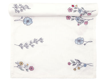 Greengate Venissa Tischläufer white 140x45cm Freisteller 1