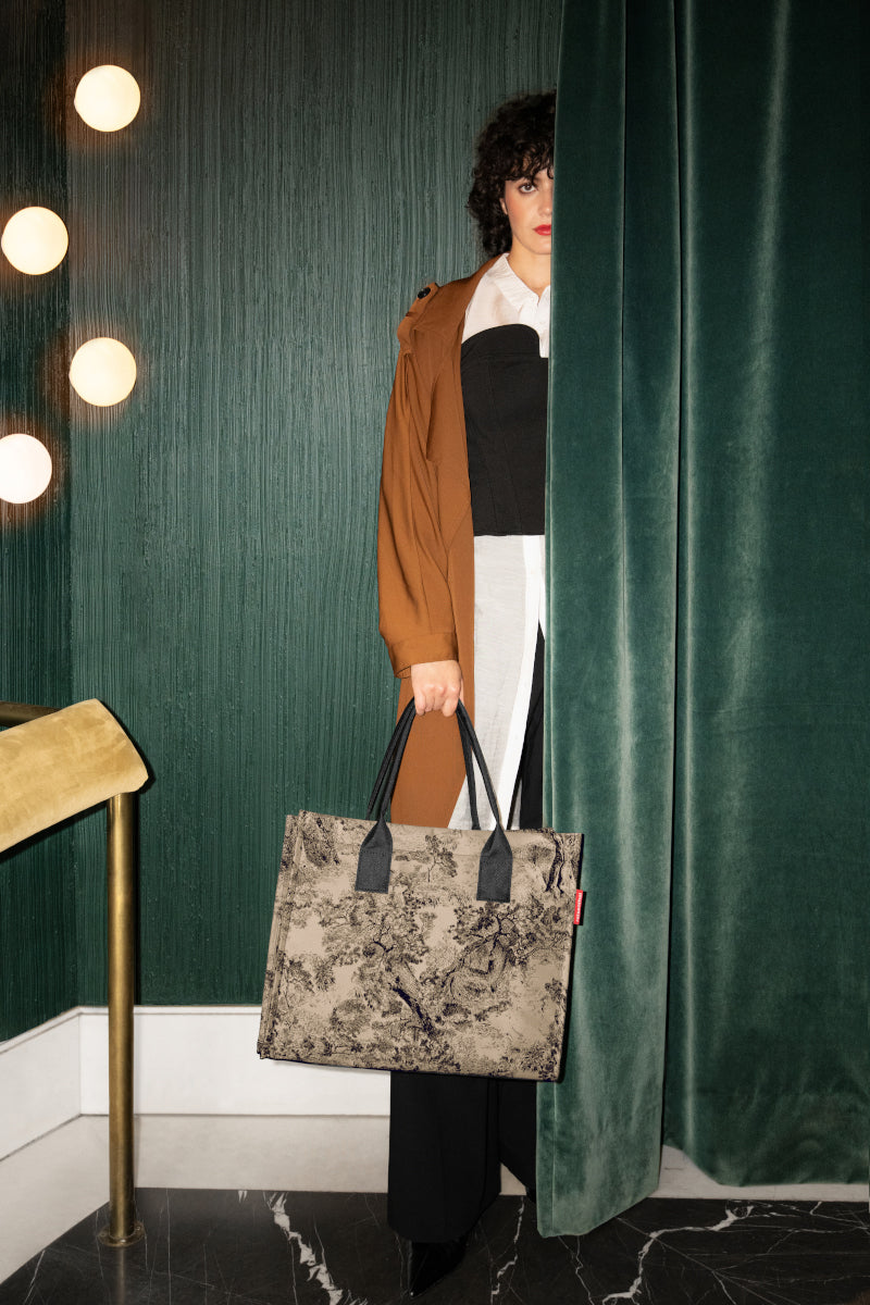 reisenthel daily shopper jacquard brown Lifestyle 1