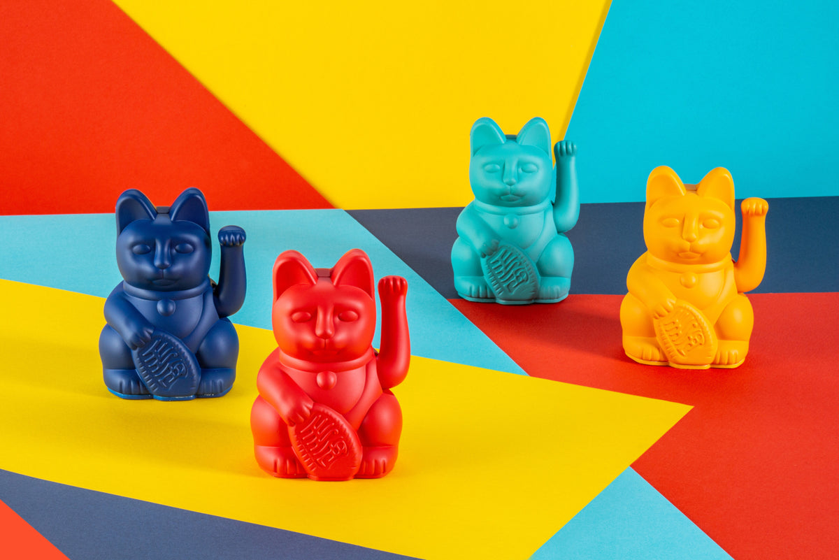 Donkey Products Lucky Cat Mini Winkekatze gelb 10cm Lifestyle 4