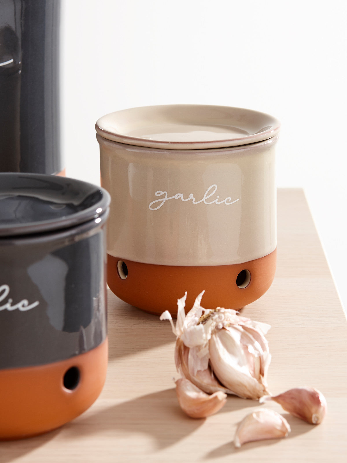 ladelle Eco Knoblauch Topf anthrazit 10cm Lifestyle 4