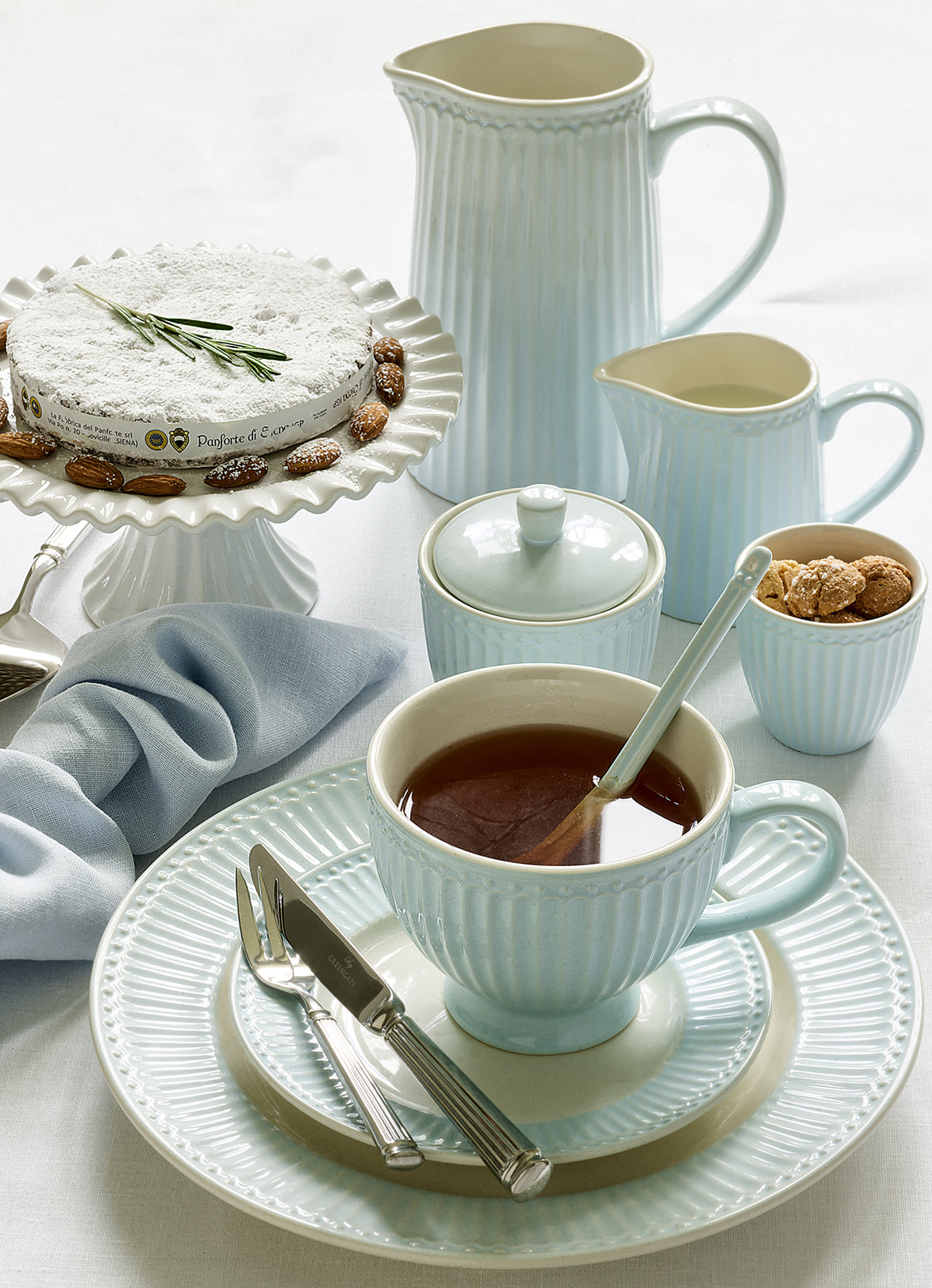 Greengate Alice Brotteller pale blue 17,5 cm Set6 Lifestyle2