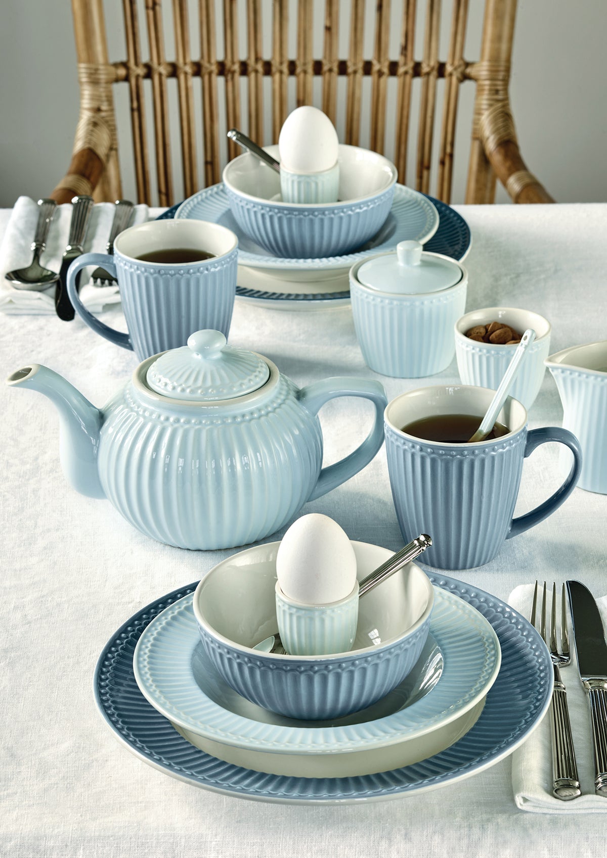 Greengate Alice Becher mit Henkel pale blue 0,4 l Set6 Lifestyle