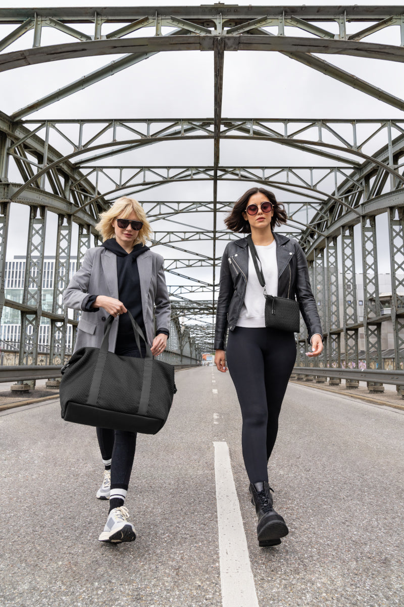 reisenthel extralite weekender M mesh black Lifestyle 5