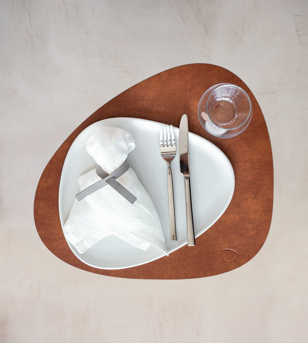 LIND DNA BULL Tischset Curve L cognac 37 x 44 cm