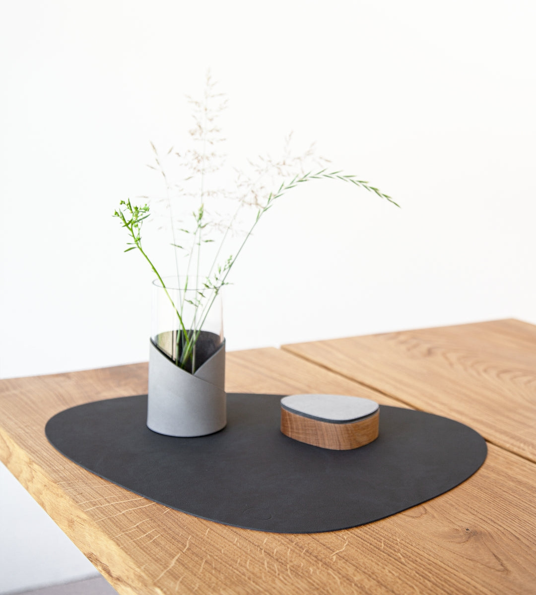 LIND DNA NUPO Tischset Curve L black 37 x 44 cm