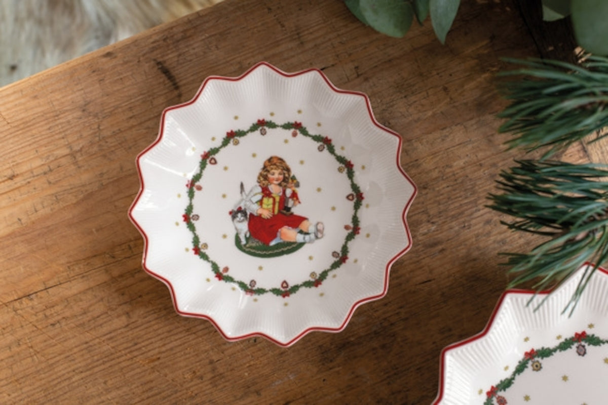 Villeroy & Boch Toy's Fantasy Schale klein Kind mit Spielzeug Lifestyle 1
