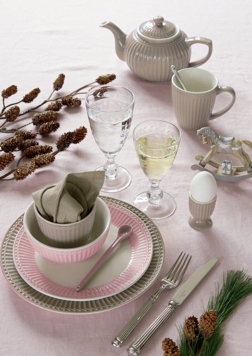 Greengate Alice Eierbecher creamy fudge 6,5cm Set6 Lifestyle